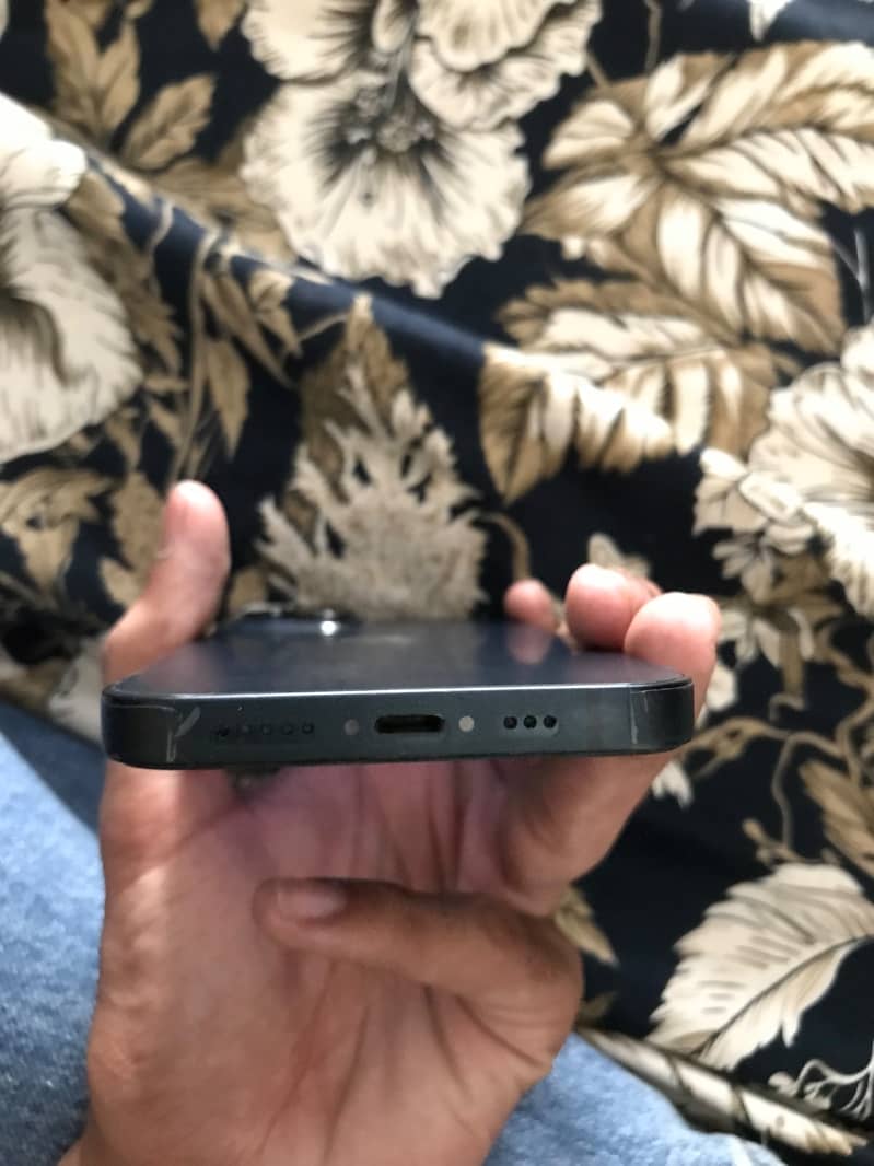 Apple iPhone 14 4