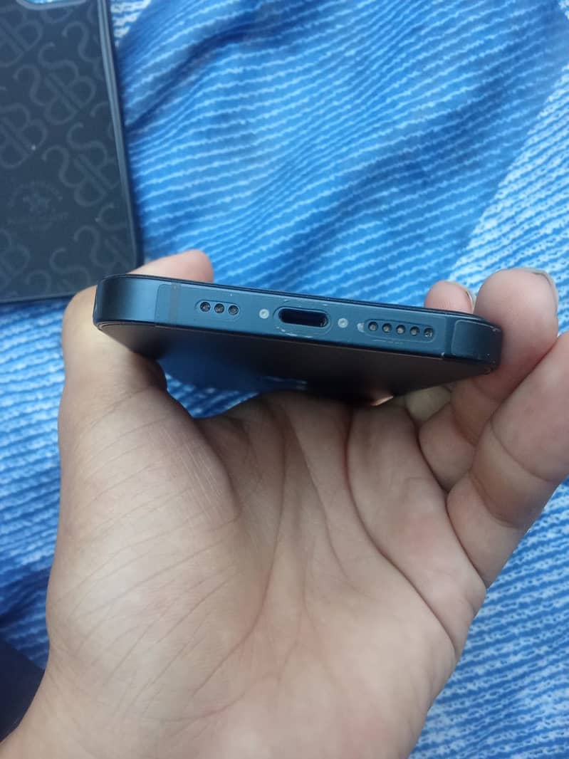 Apple iPhone 13 2