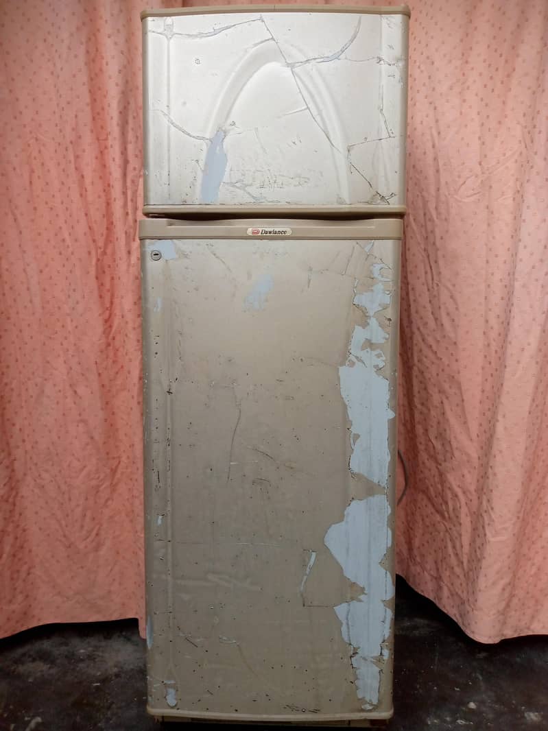 dawlance medium size fridge 3