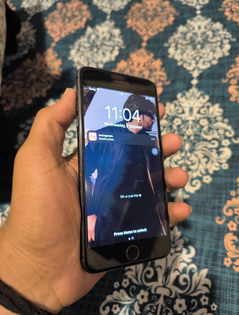 Apple iPhone 7 Plus 2