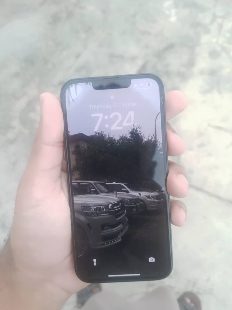 Apple iPhone 13 2