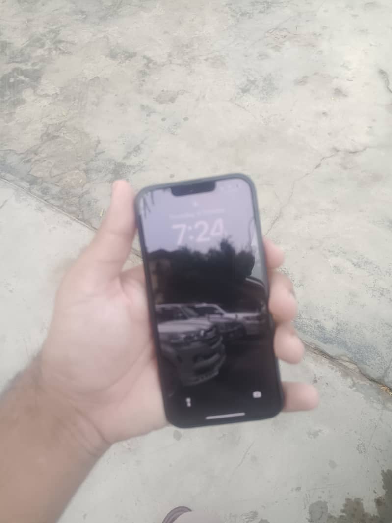 Apple iPhone 13 6