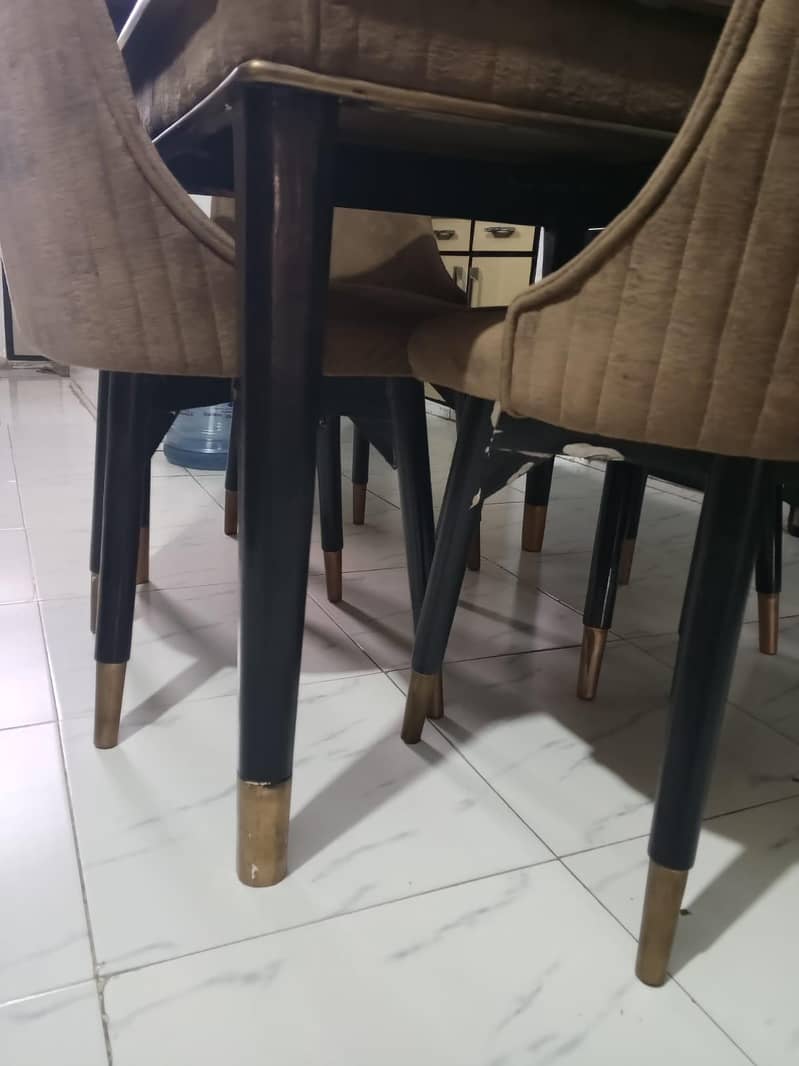 4 seater dinning table 3