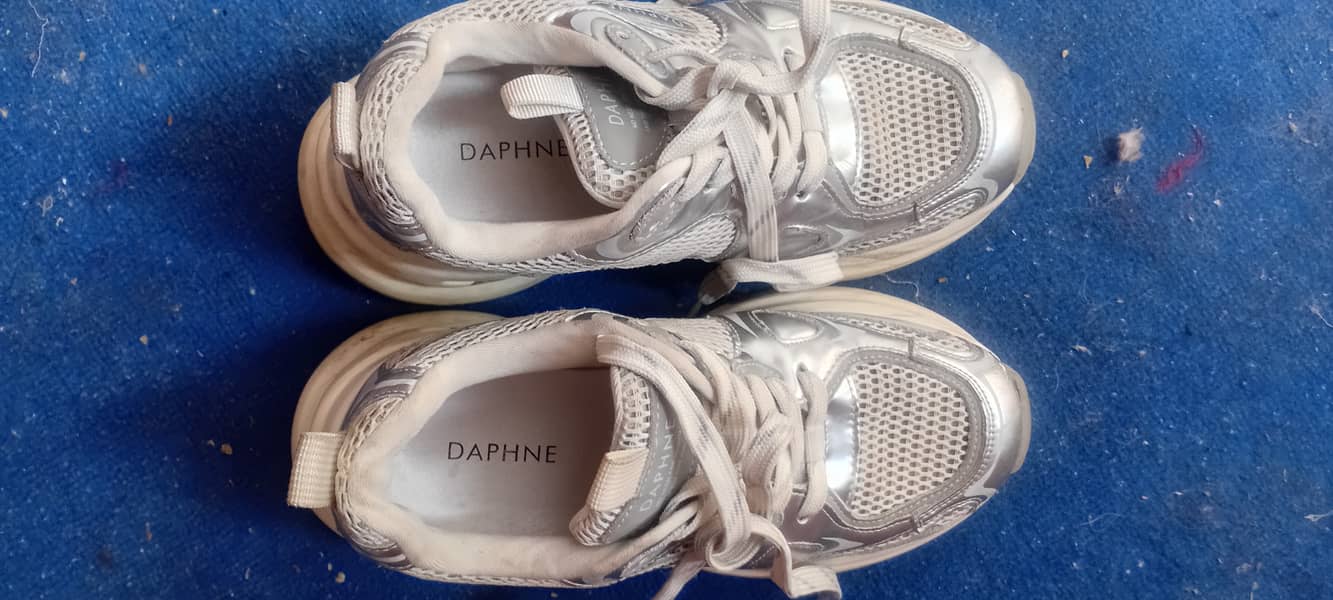 Selling because size issue 0