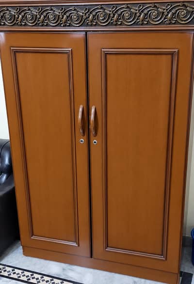 2 door almari solid wardrobe full size less used urgent sale
