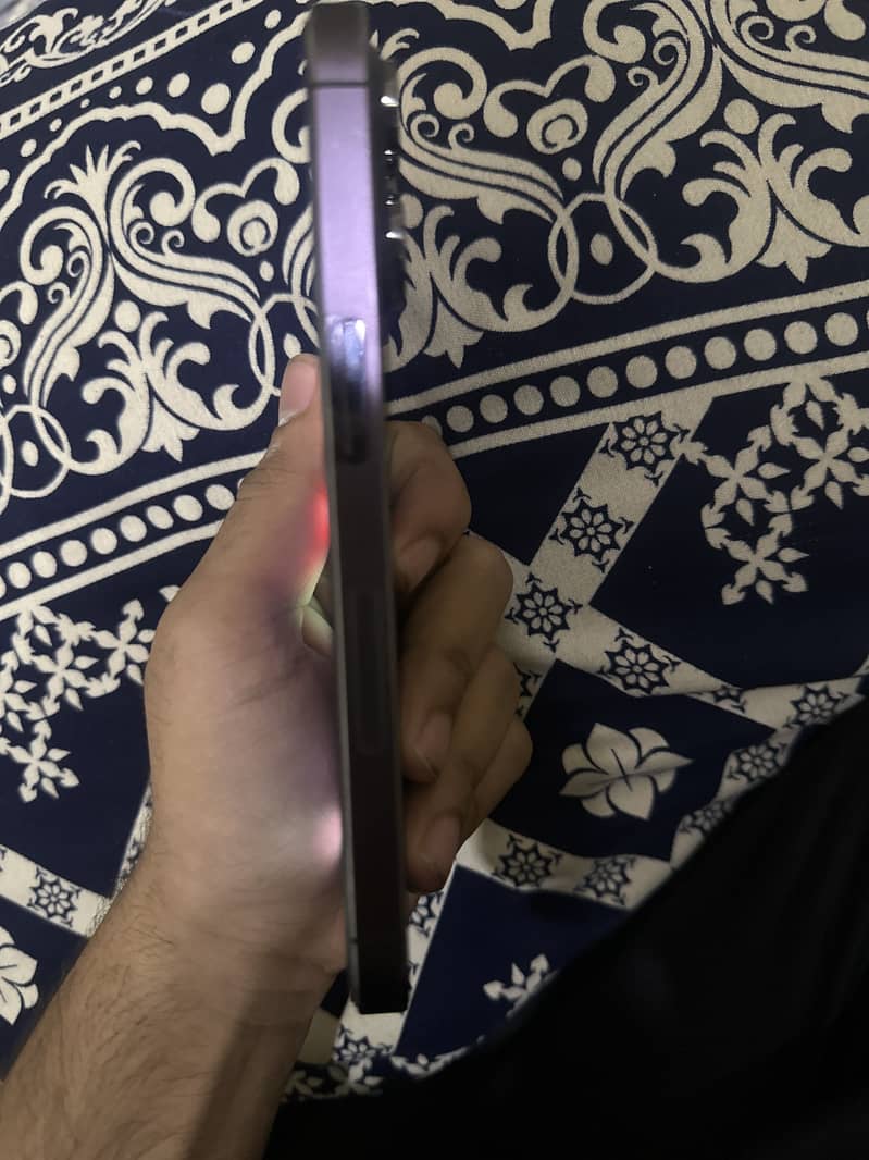 Apple iPhone 14 Pro 0