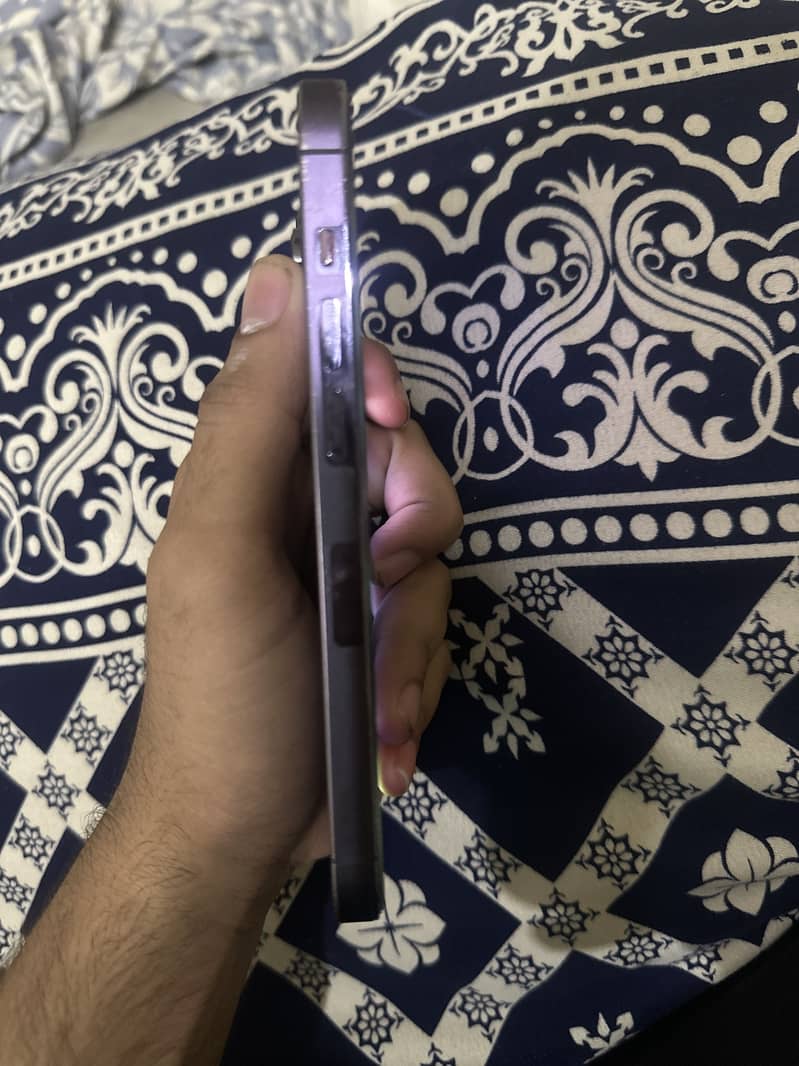 Apple iPhone 14 Pro 2