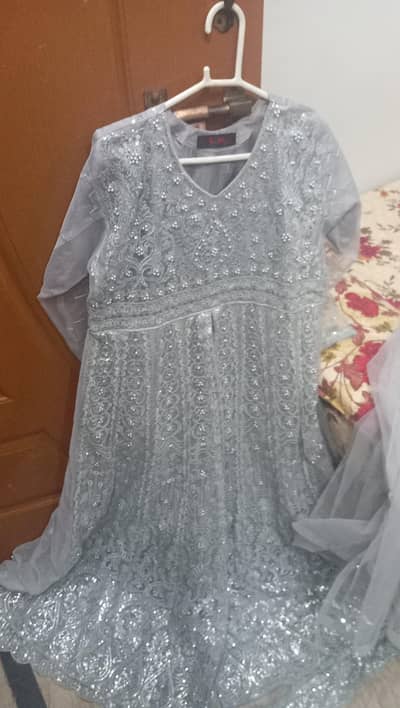 urgent sale maxi silver colour