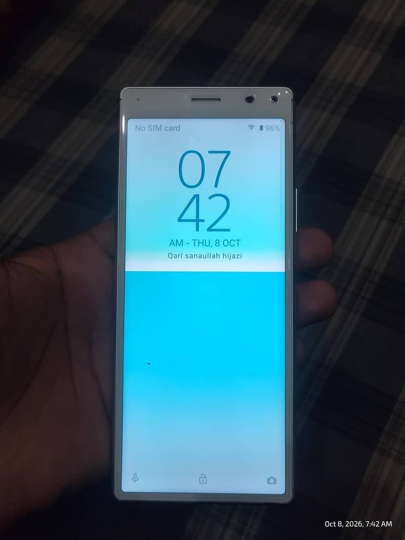 Sony Xperia 8 0