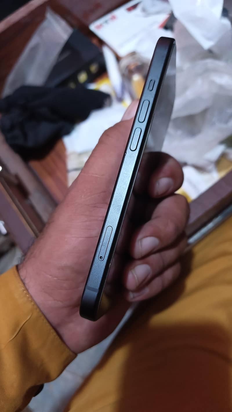 Apple iPhone 15 2