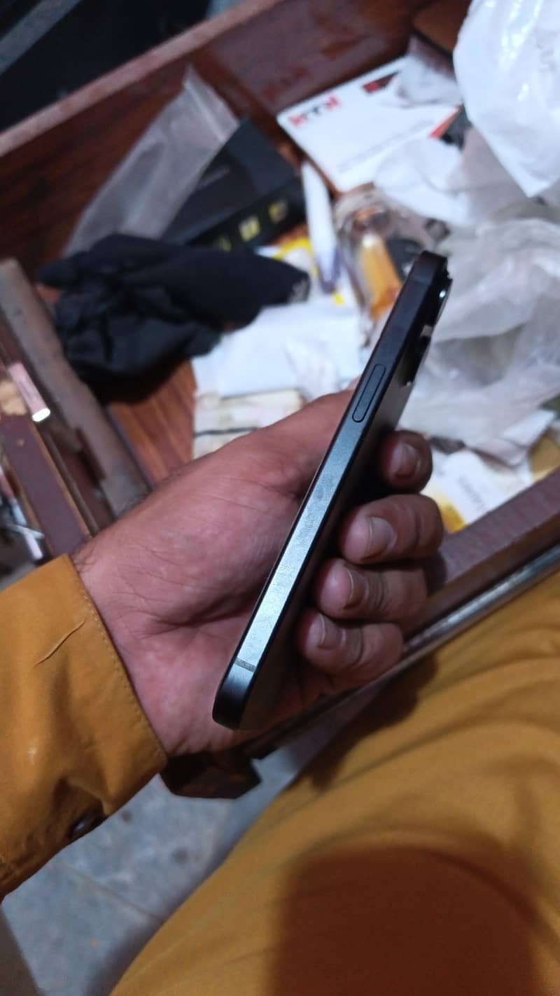 Apple iPhone 15 3