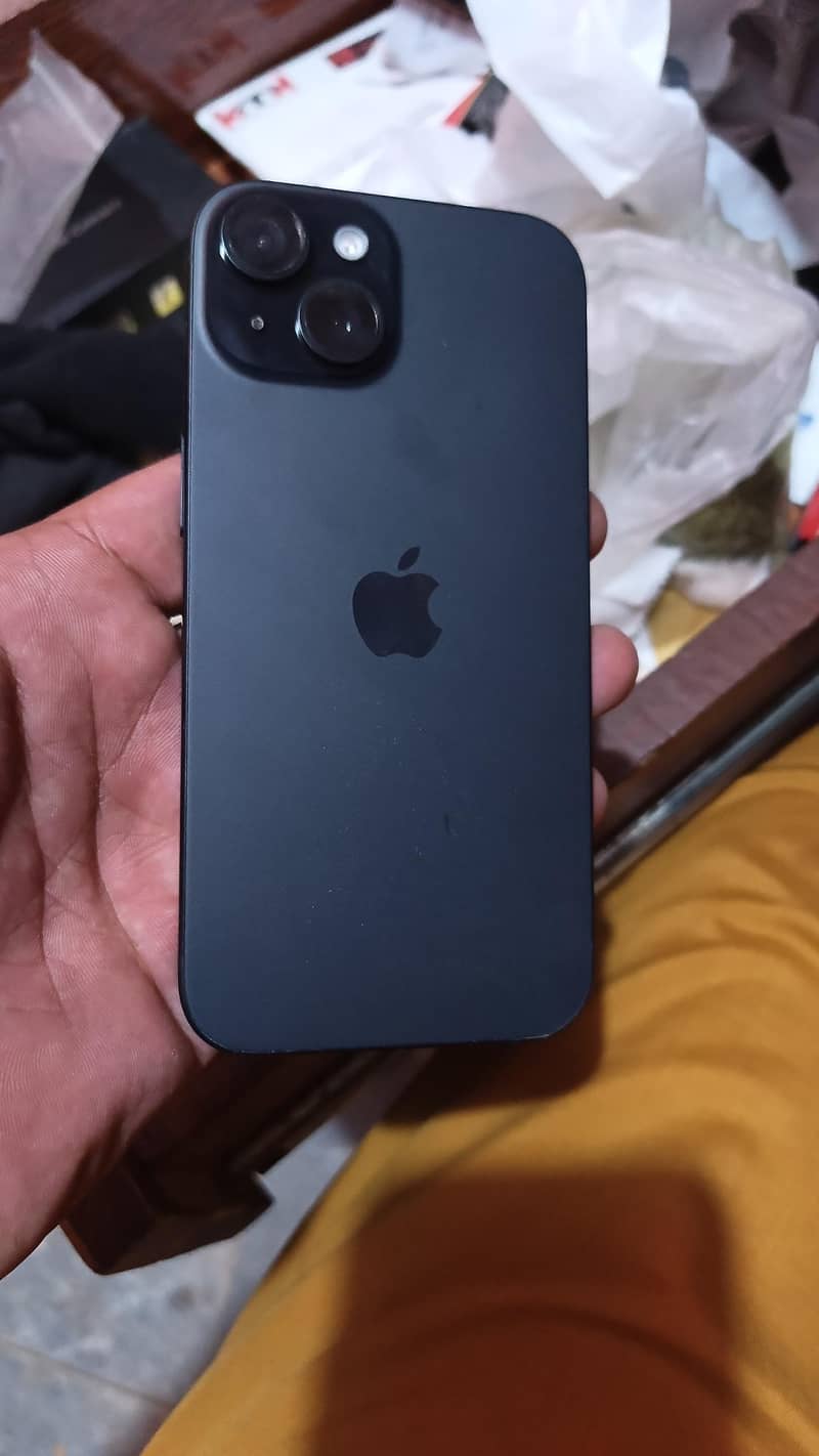Apple iPhone 15 4