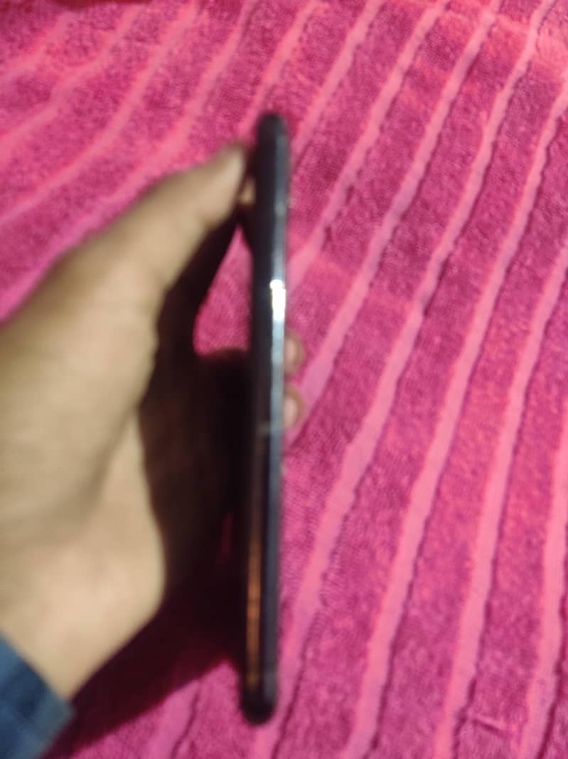 Apple iPhone X 3