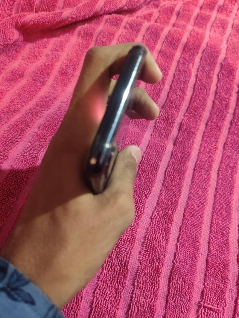 Apple iPhone X 5