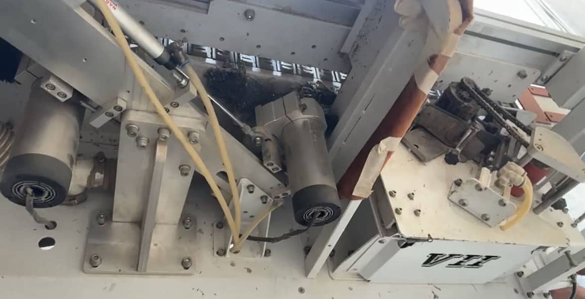 R3 taping machine 1