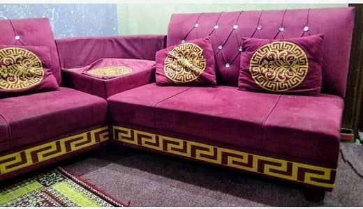 L Shaped sofa in good condition