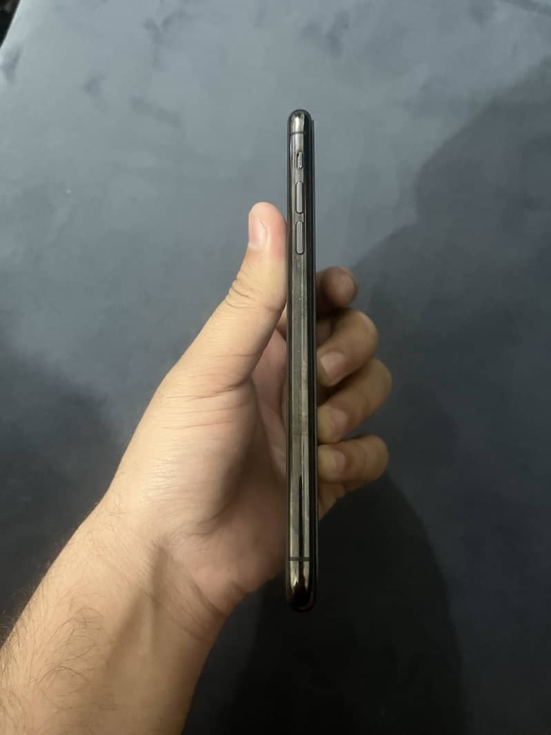 Apple iPhone 11 Pro Max 3
