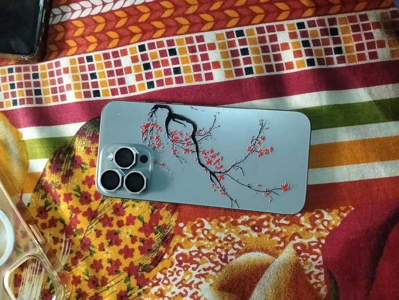 Apple iPhone 15 Pro Max 4