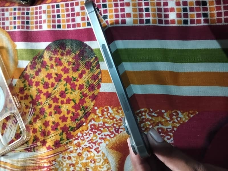 Apple iPhone 15 Pro Max 6