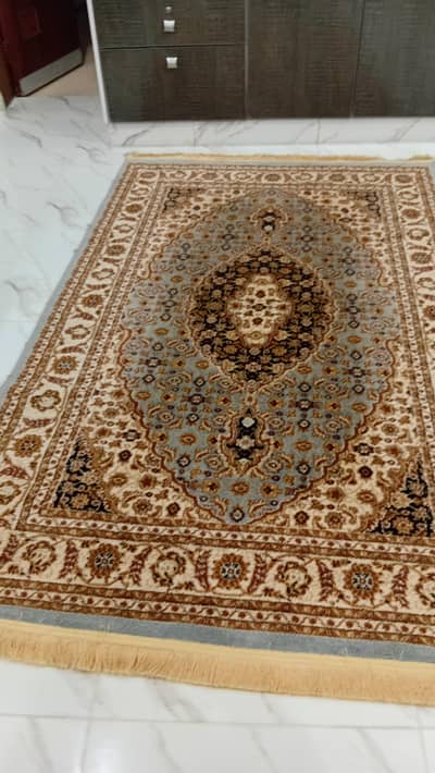 Beautiful Carpet for.         urgent Sale –
