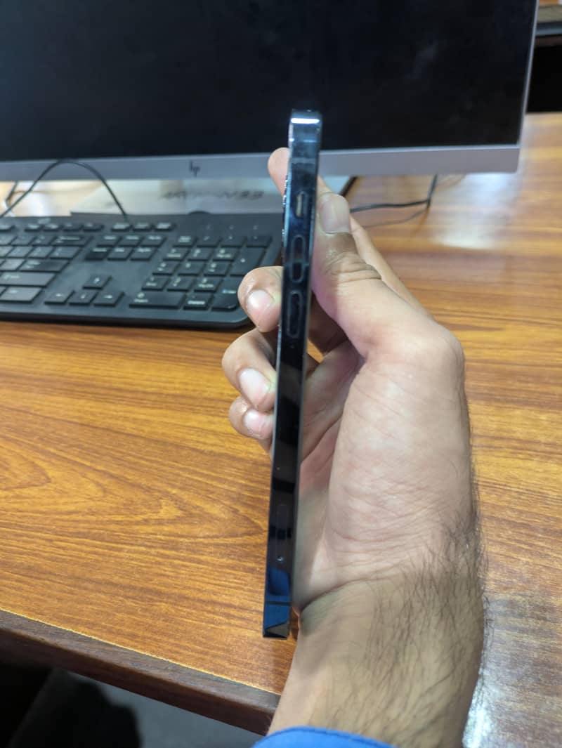 Apple iPhone 12 Pro 2