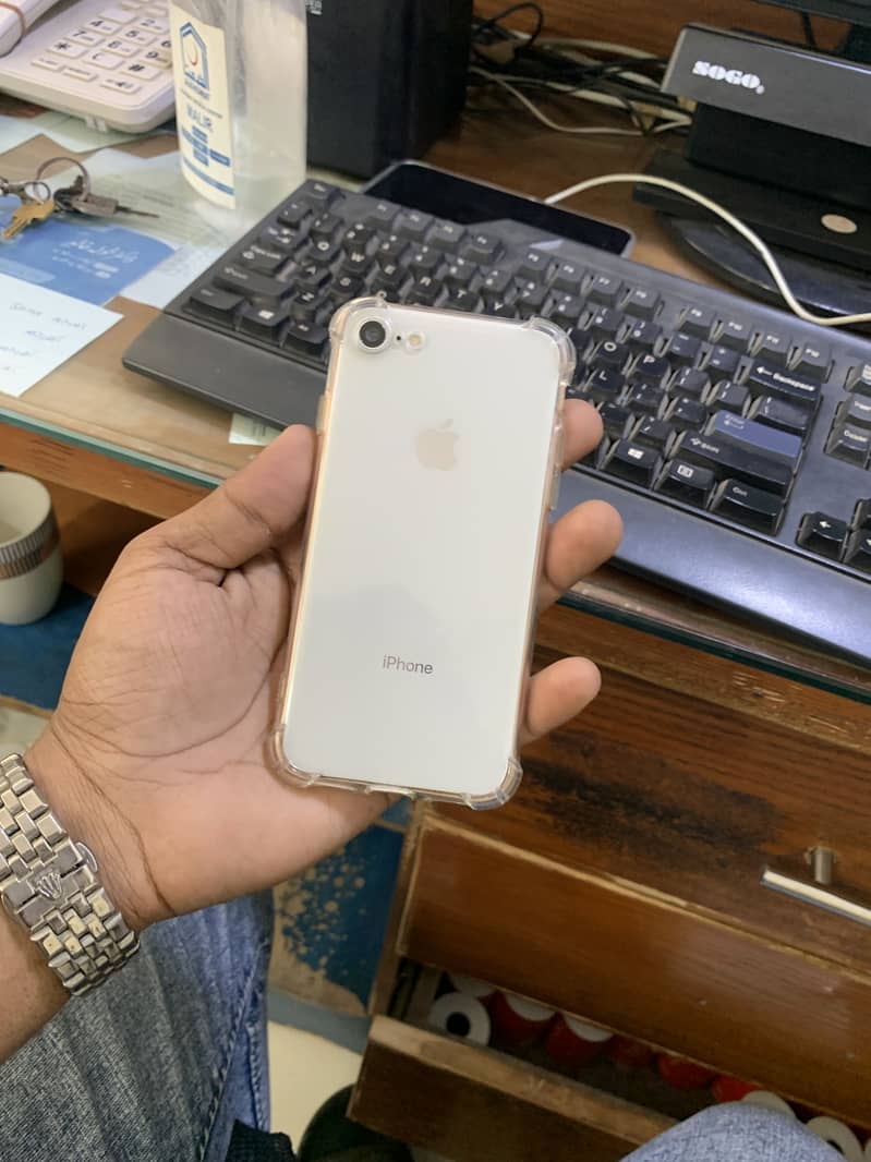 Apple iPhone 8 7