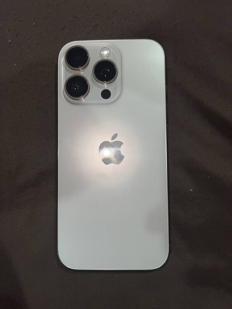 Apple iPhone 16 Pro 2