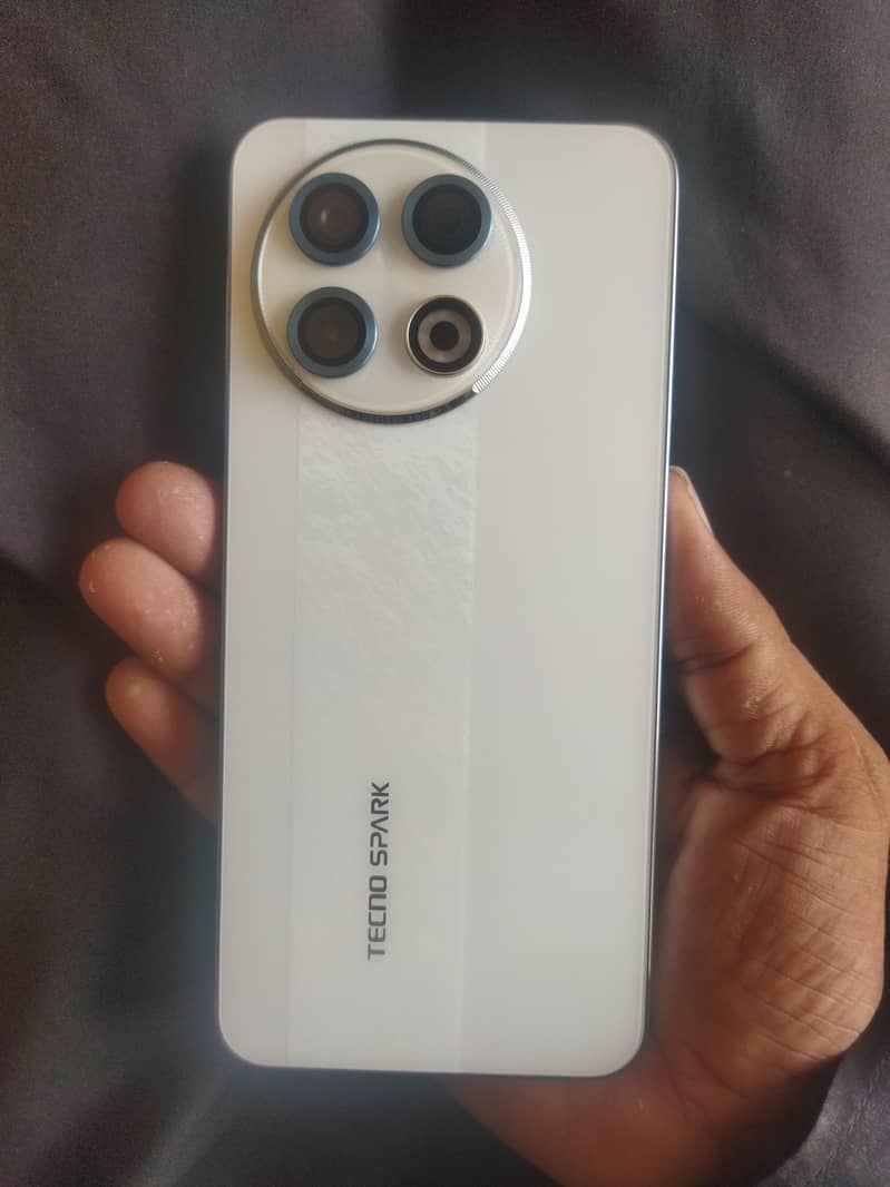 Tecno CAMON 30 Pro 0