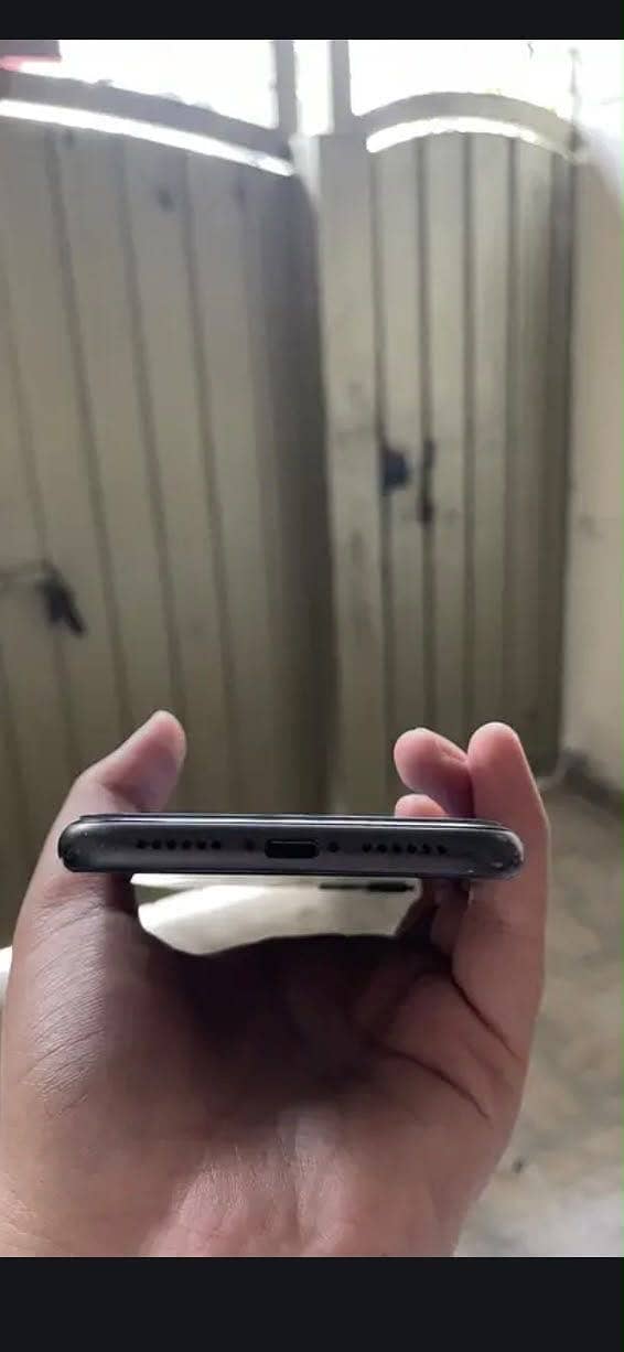 Apple iPhone 11 0