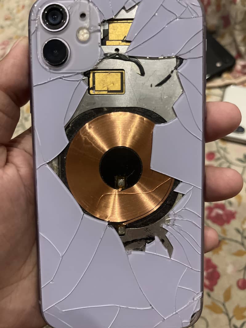 Apple iPhone 11 4
