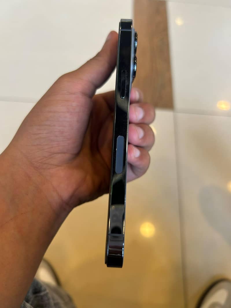 Apple iPhone 13 Pro 0