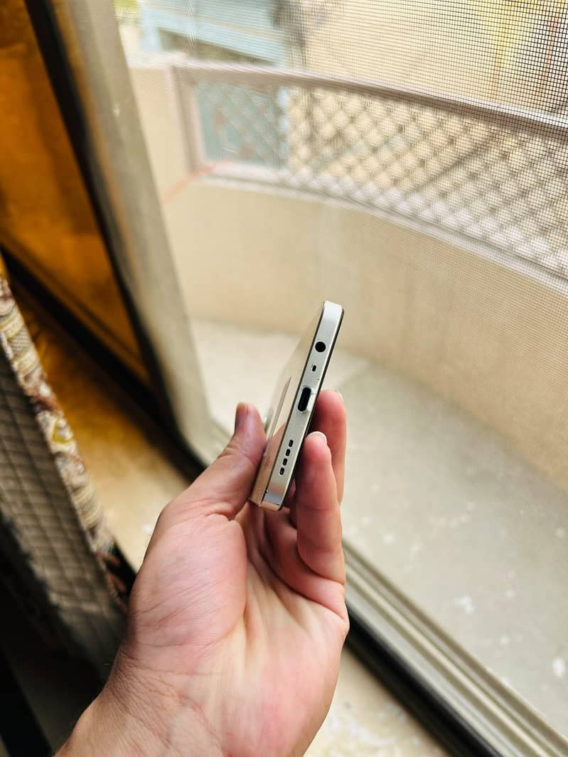 Realme C61 4