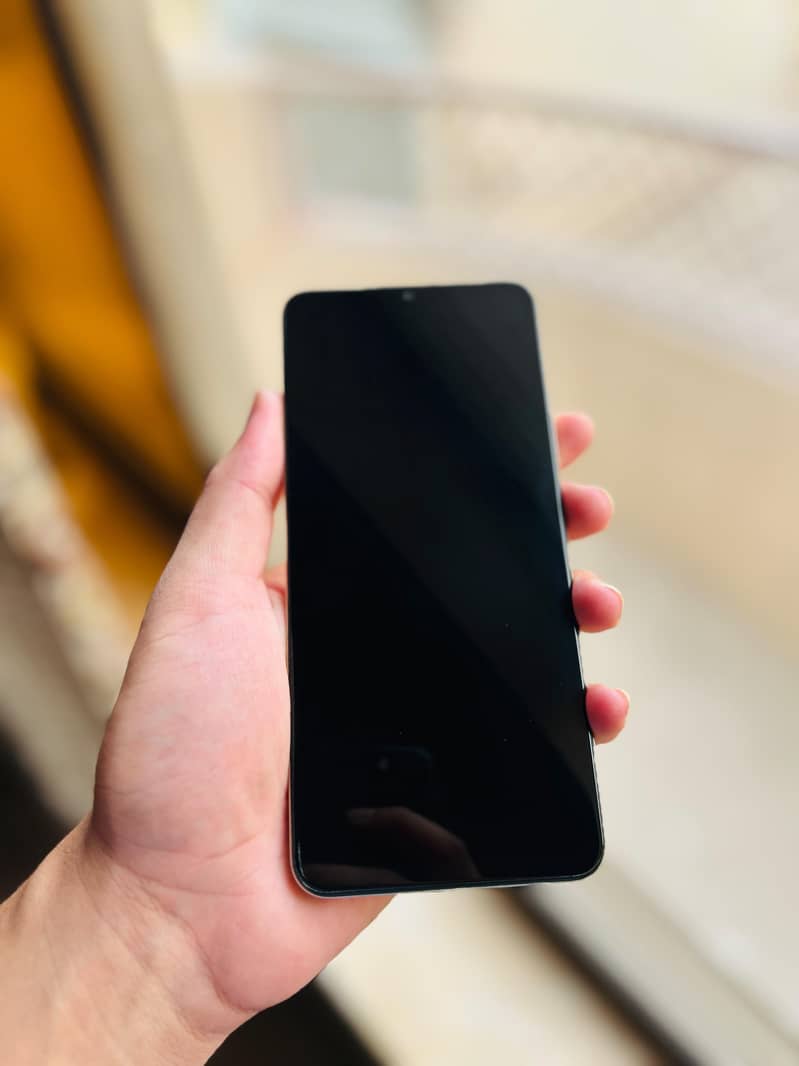 Realme C61 6