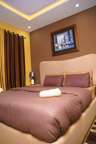 1 Bedroom VIP Full furnish flat per day available in Bahria town Lahore 0300 4561276