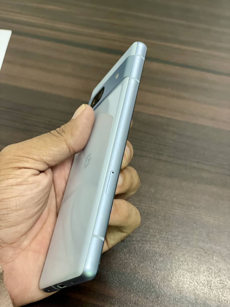 Google Pixel 7a 2