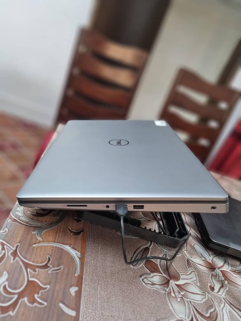 Dell precision - 7760 0