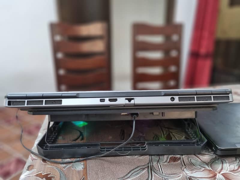 Dell precision - 7760 1