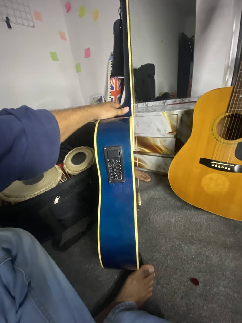 Semi acoustic 3