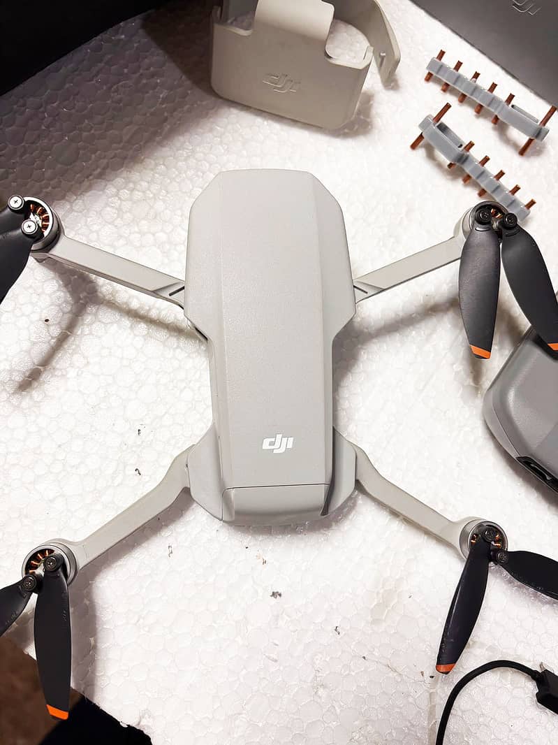 DJI MINI 2 FLY MORE COMBO 4