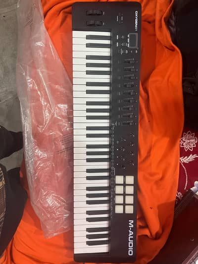 M- Audio Oxygen 61 MIDI keyboard,