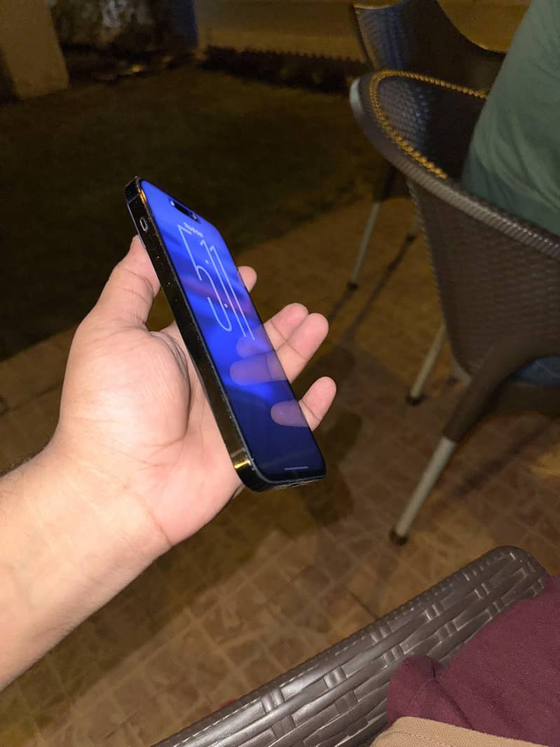 Apple iPhone 14 Pro Max 4