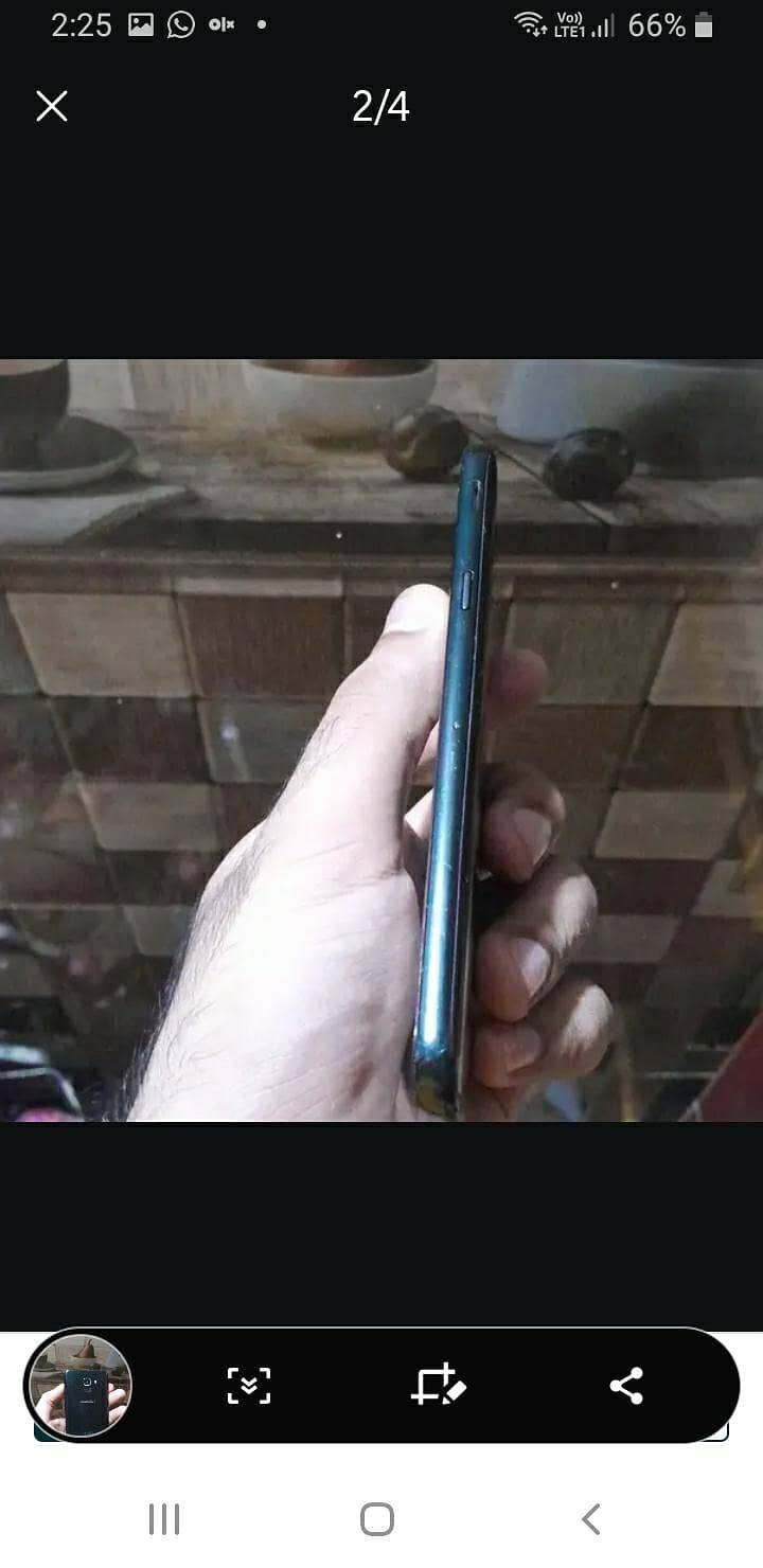 Samsung Mobile J6 1