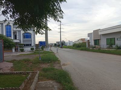 8 Marla ( 30*60 in Block D ) in E-18 Islamabad.