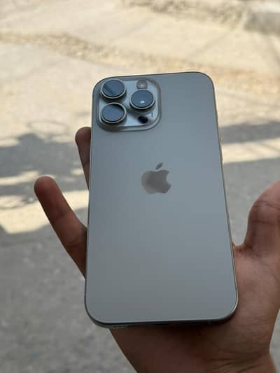 Apple iPhone 16 Pro Max