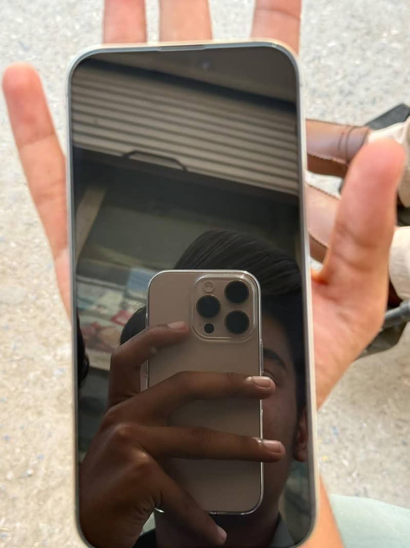 Apple iPhone 16 Pro Max 8