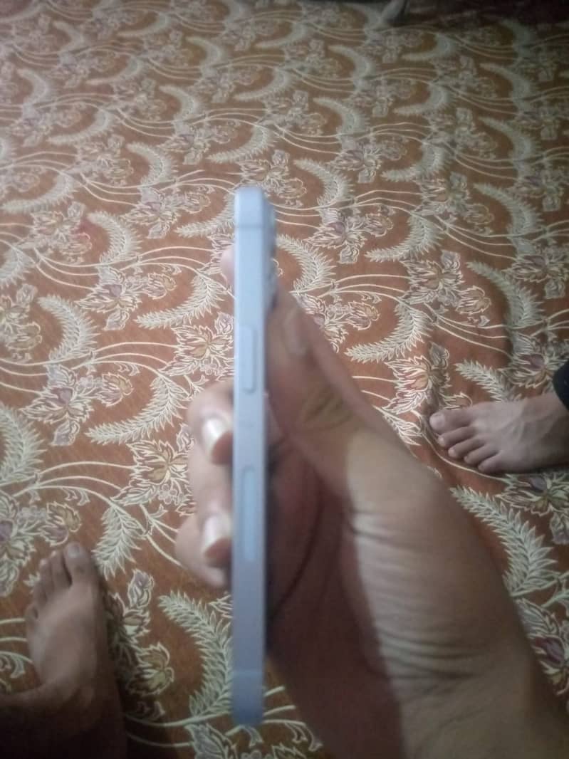 Apple iPhone 14 4