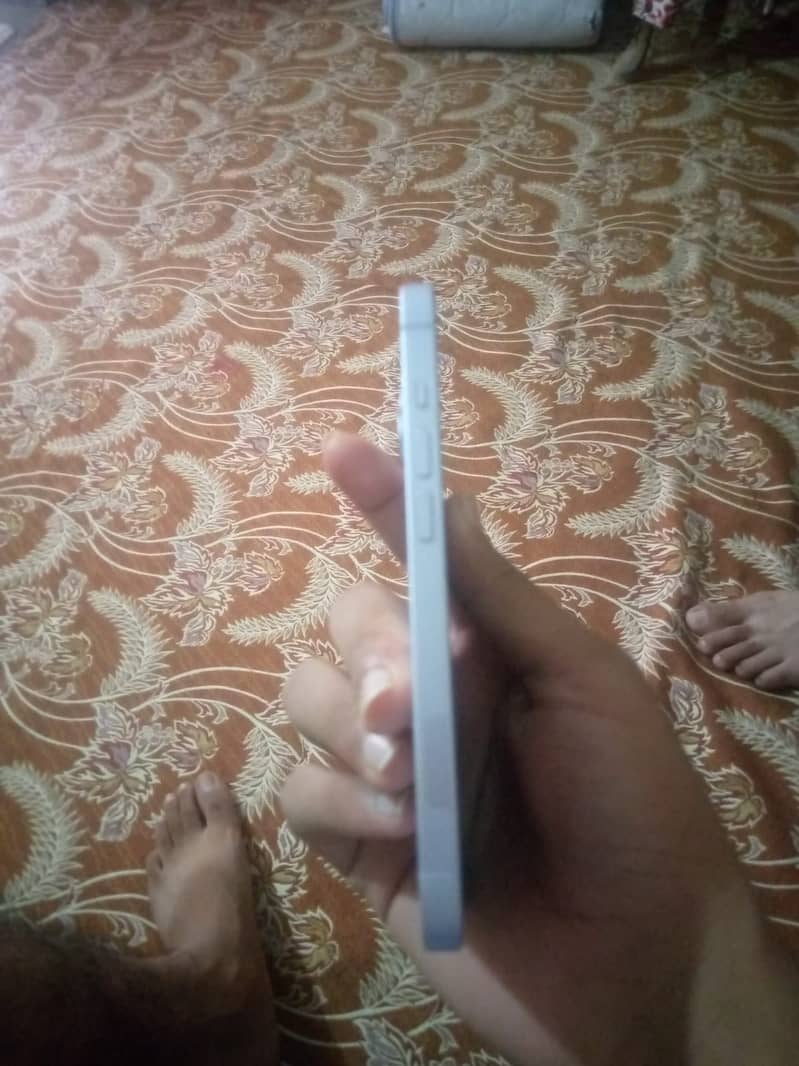 Apple iPhone 14 7