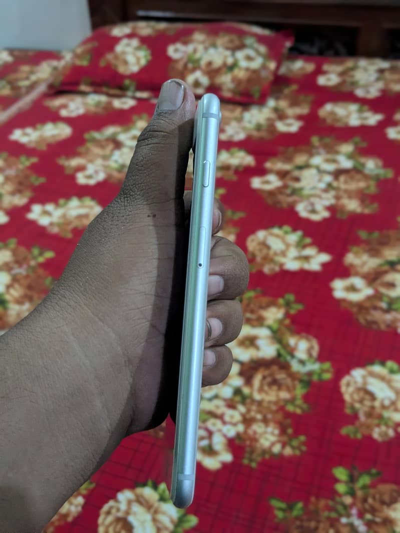 Apple iPhone 8 Plus 2