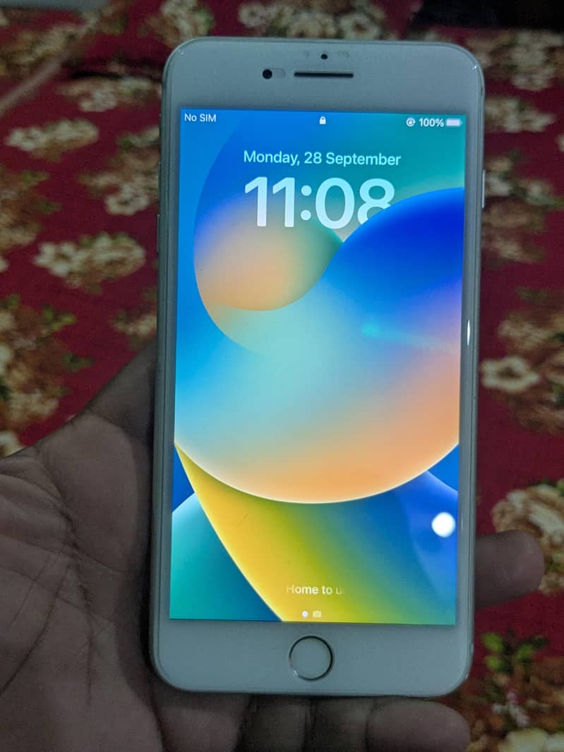 Apple iPhone 8 Plus 3