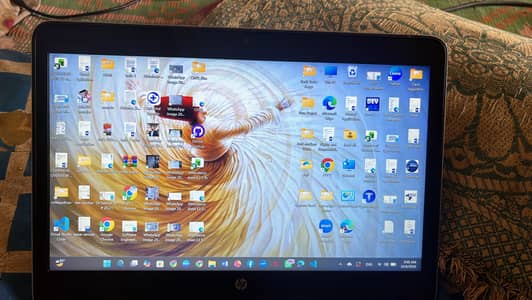 HP elite book i5 6th generation 8/256 with graphics card